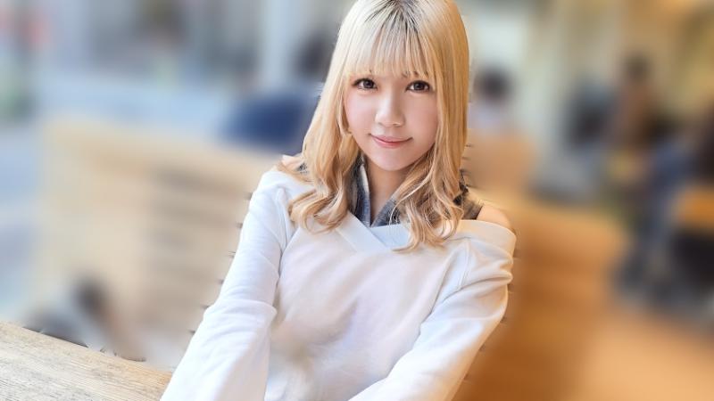 私服姿の女優のバストアップ画像